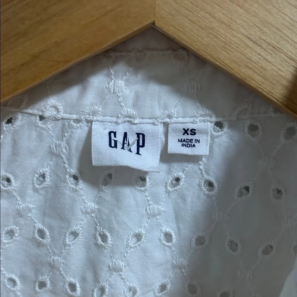 GAP White Eyelet Women's Swim Coverup Shirt XS